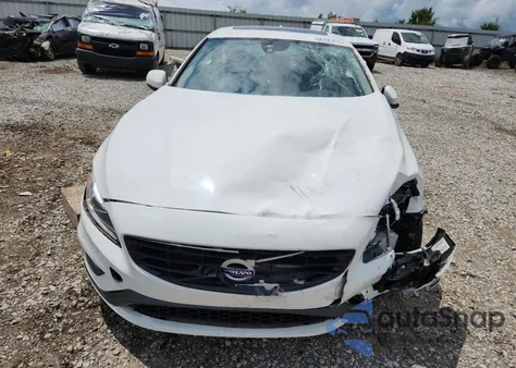 2017 Volvo S60 Dynamic из США, поврежденный, VIN YV140MTL1H2441094